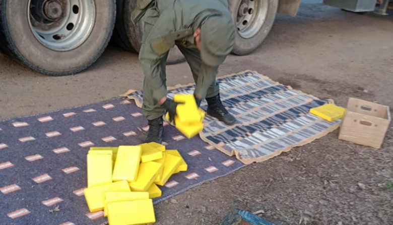Gendarmería incautó 172 Kilos de cocaína oculta en un camión con destino a Corrientes