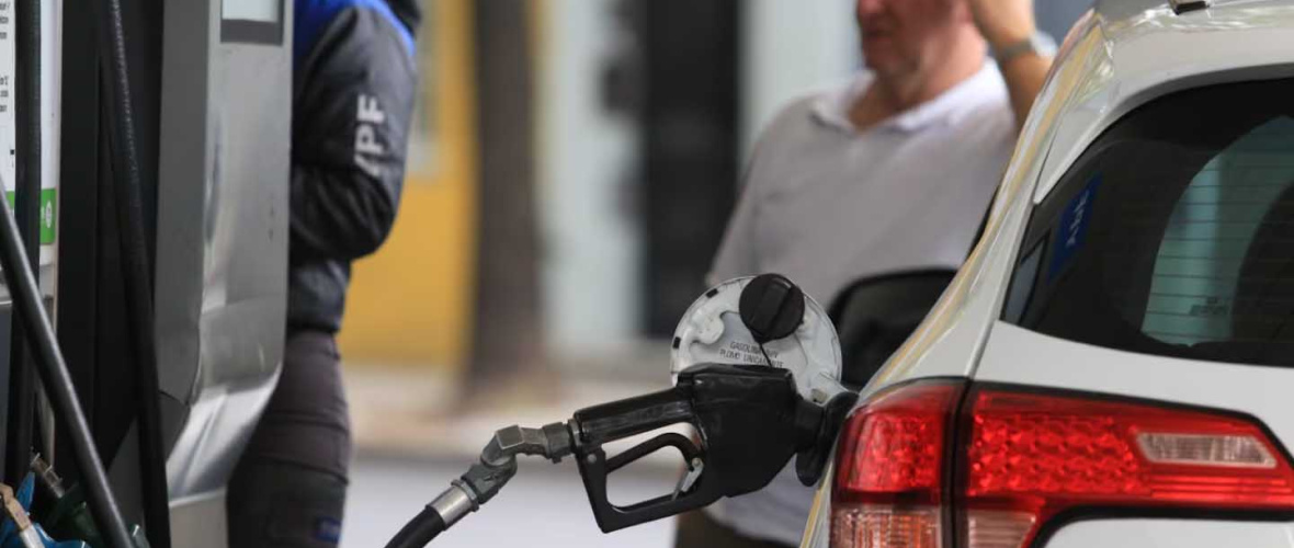 Nuevo aumento del impuesto a los combustibles: el impacto en el litro de nafta y gasoil desde el 1 de mayo