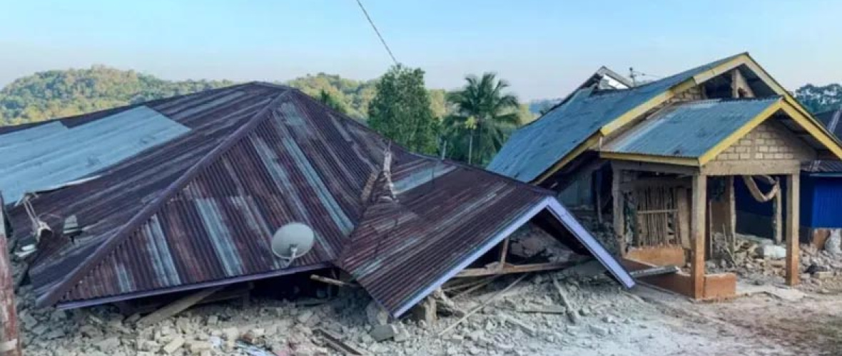 Fuerte terremoto de 7,7 en Indonesia: al menos 38 muertos y grandes destrozos