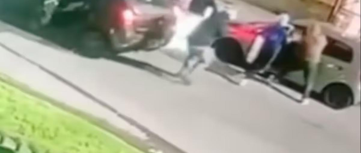 Dos policías viajaban en su auto en La Matanza, les quisieron robar y comenzaron a disparar: tres muertos