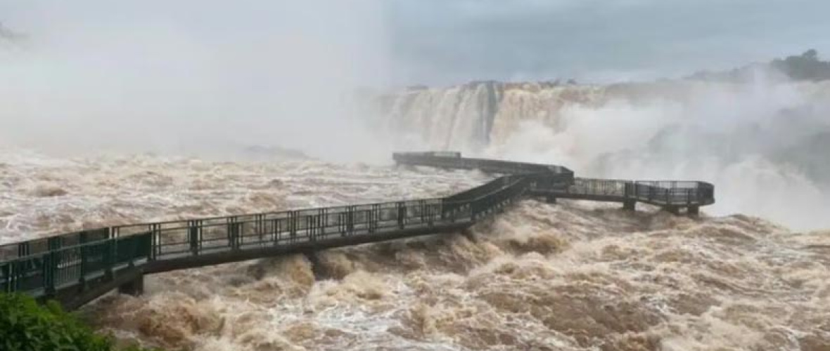 Temor por El Niño: cerraron las Cataratas del Iguazú por la impresionante crecida del río