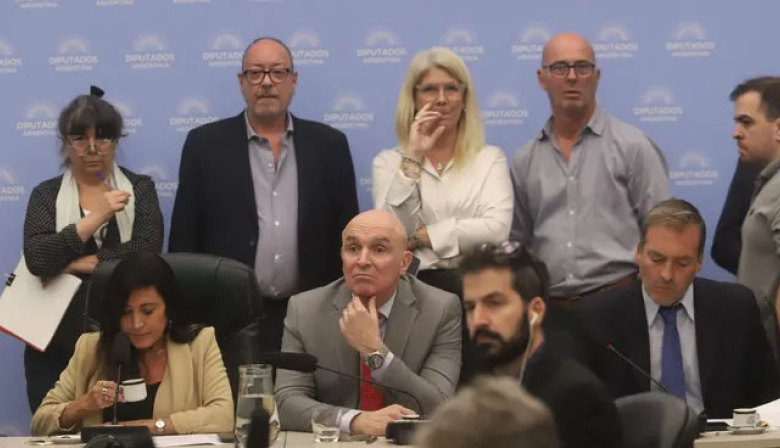 Con apoyos de aliados el Gobierno dictaminó su Régimen Penal Juvenil