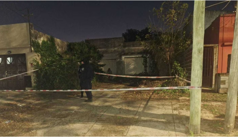 Macabro hallazgo en La Plata: un hombre vivió tres años con el cuerpo de su madre