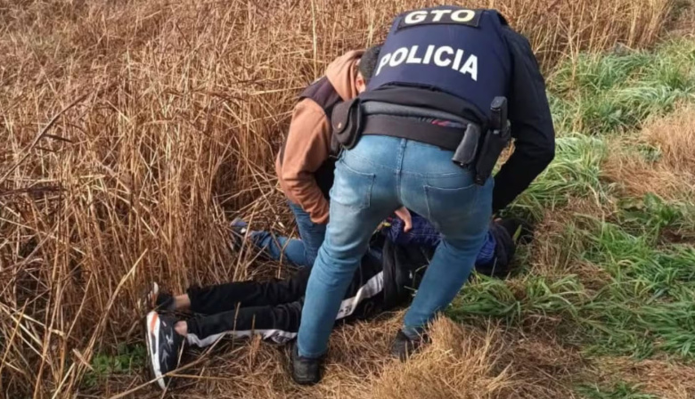 Mató a un hombre de una puñalada tras una pelea y escapó por la ruta: lo atraparon escondido en la banquina