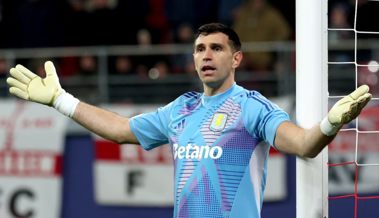 Aston Villa se adelantó a una posible salida del Dibu Martínez al Manchester United y ya tiene su reemplazo