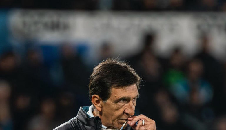 La AFA dio a conocer la sanción que tendrá que cumplir Gustavo Costas