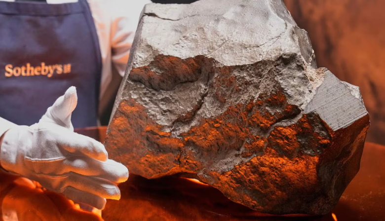 Subastaron la roca marciana más grande en la Tierra por 5,3 millones de dólares
