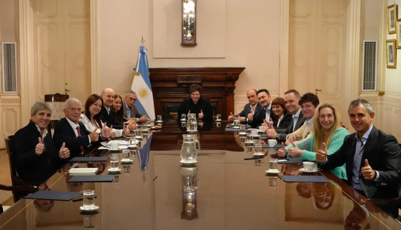 Milei convocó urgente a reunión del Gabinete nacional a pesar del feriado: en agenda, escándalo del fentanilo y campaña electoral