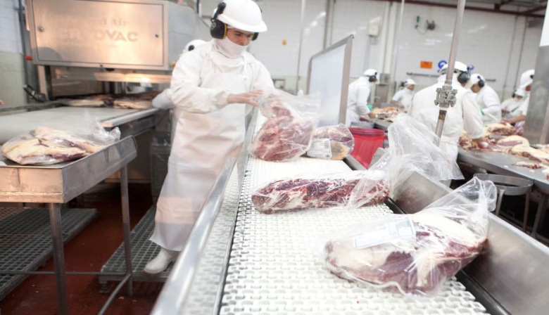 El Gobierno anunció que también eliminará las retenciones de carnes avícolas y bovinas hasta el 31 de octubre