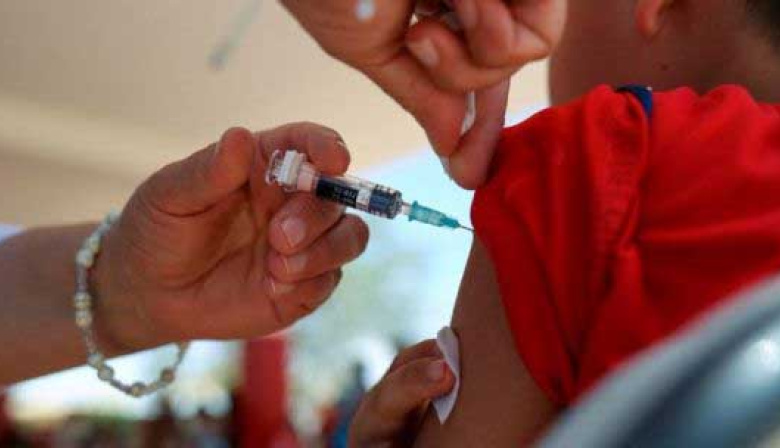 Inmunización en riesgo: la vacunación infantil cayó a mínimos históricos en el país