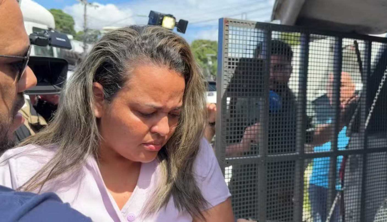 Detuvieron a una mujer que se hizo pasar por dentista y operó a más de 50 personas: “Los dejó sin dientes”