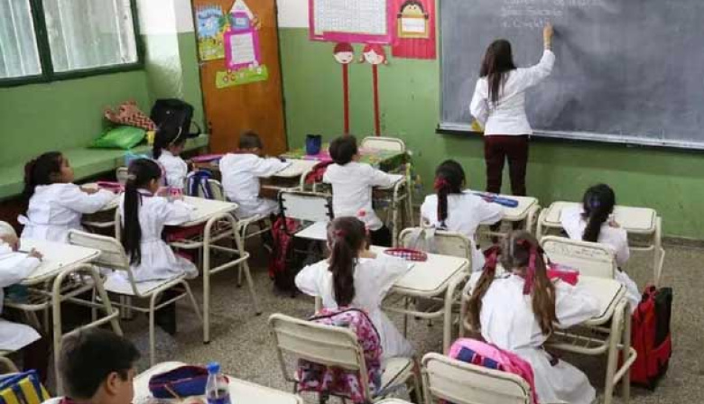 El Gobierno porteño obliga a maestros a usar un sistema digital para registrar su presentismo
