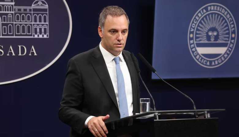 El Gobierno restringe la entrada al país de funcionarios y personal de las fuerzas armadas venezolanas