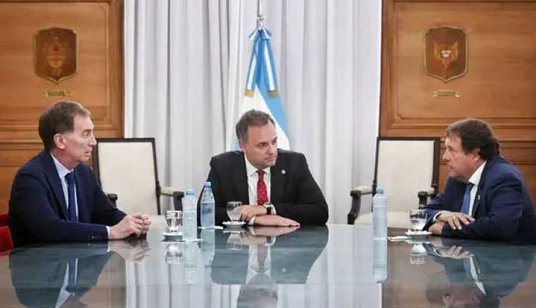 El gobernador de Río Negro también ratificó su respaldo a la flexibilización laboral que impulsa el Gobierno