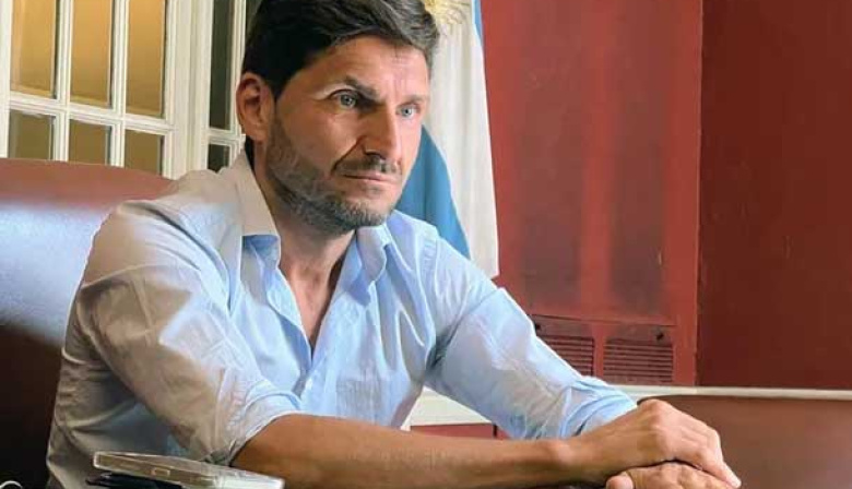 Hubo acuerdo entre el gobernador Maximiliano Pullaro y la Policía de Santa Fe: se levantó la protesta