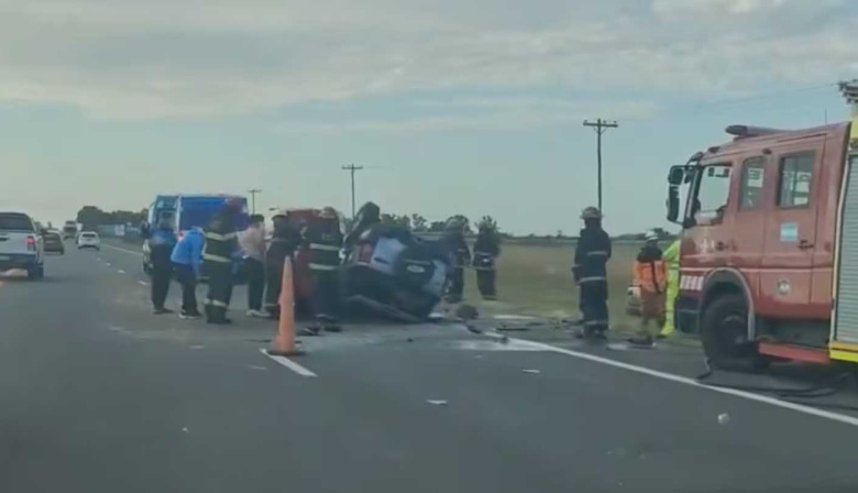 Trágico accidente en la ruta 2: un joven murió al chocar de frente contra una camioneta