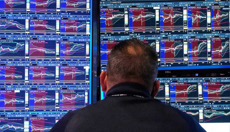 Por la guerra en Medio Oriente, bajan las bolsas, el petróleo sube casi 10% y el oro cotiza a más de US$5400