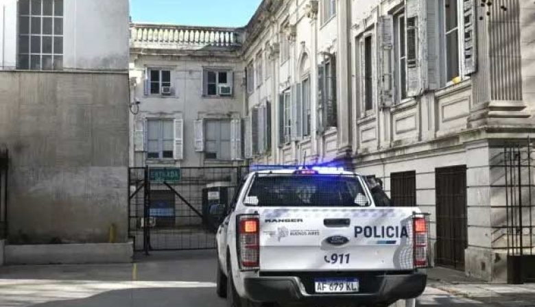 Murió un preso que se lanzó desde el cuarto piso de Tribunales de La Plata: estaba acusado de abuso sexual