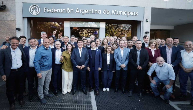 En medio de su interna, el peronismo bonaerense piensa en el 2027 y discute repetir la estrategia de desdoblar