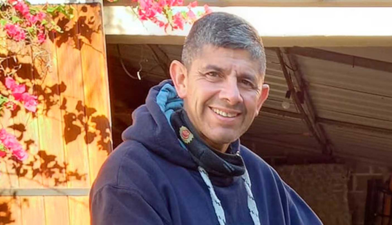 Un policía intentó evitar un robo, fue confundido con un ladrón y murió baleado