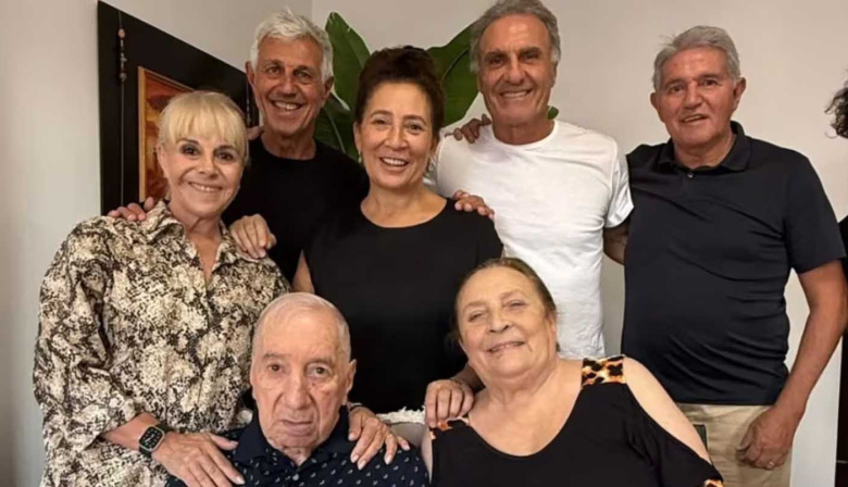 Carlos Bilardo cumplió 88 años: el festejo íntimo con Claudia Villafañe y los campeones del mundo