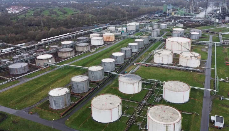 Guerra en Medio Oriente: el petróleo roza los US$115 y sube 25% el precio del gas natural