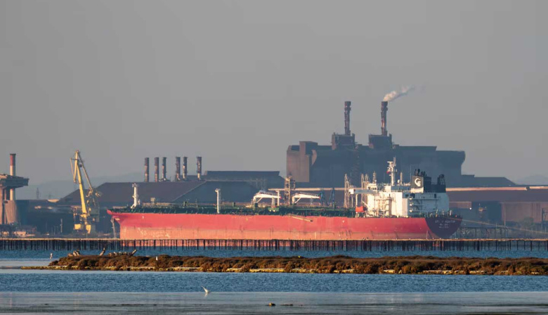 Guerra en Medio Oriente: el petróleo baja casi 9% y perforó los US$100 luego del anuncio de Trump