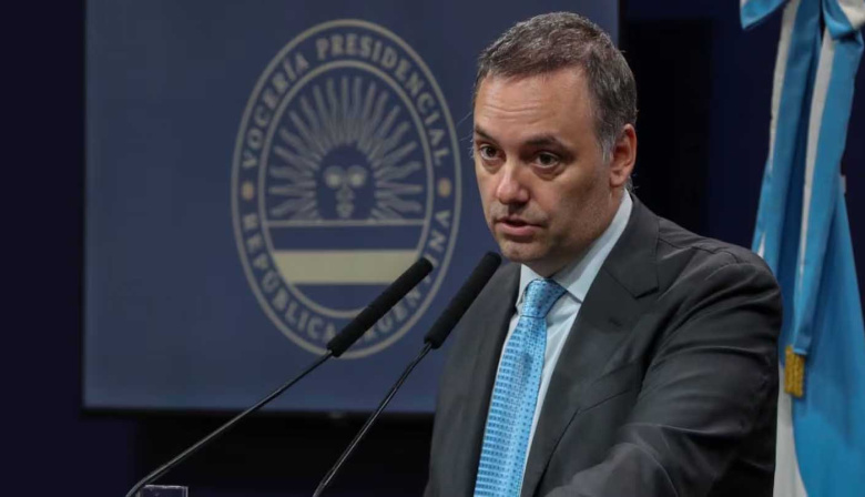 Declara la escribana que certificó la compra del departamento de Adorni en Caballito