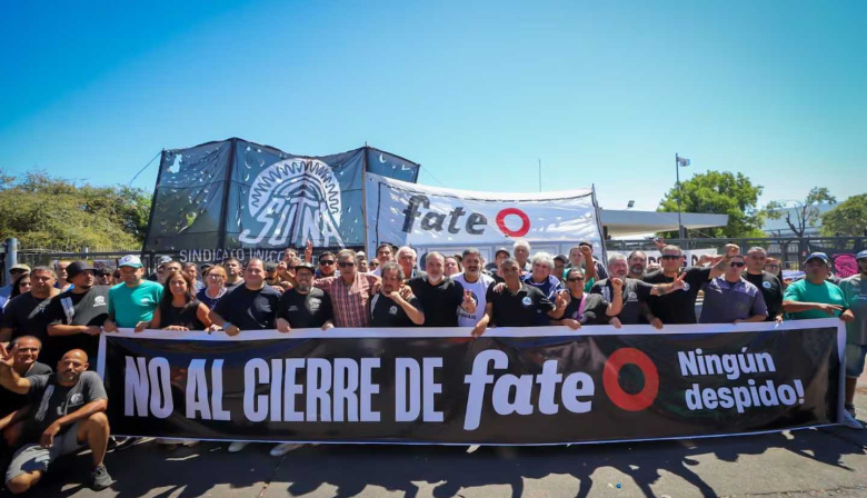 Conflicto en FATE: trabajadores marchan a Plaza de Mayo en rechazo al cierre de la planta