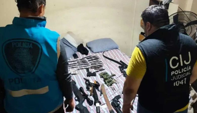 Amenazó a su hermano y a su sobrino en Almagro: le secuestraron un arsenal de armas en su casa