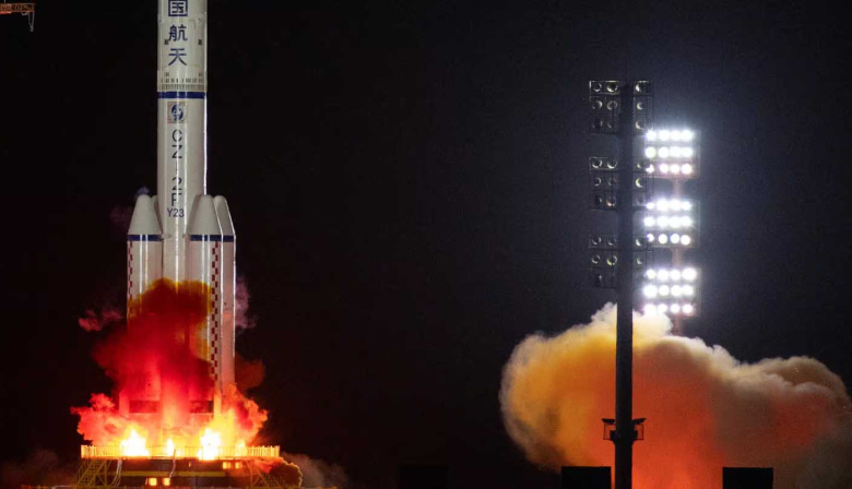 China lanzó la misión Shenzhou-23 y acelera su plan para llevar astronautas a la Luna antes de 2030