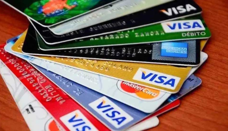 Clonaron tarjetas y gastaron $20 millones en electrodomésticos: así actuaba la banda de estafadores santafesina