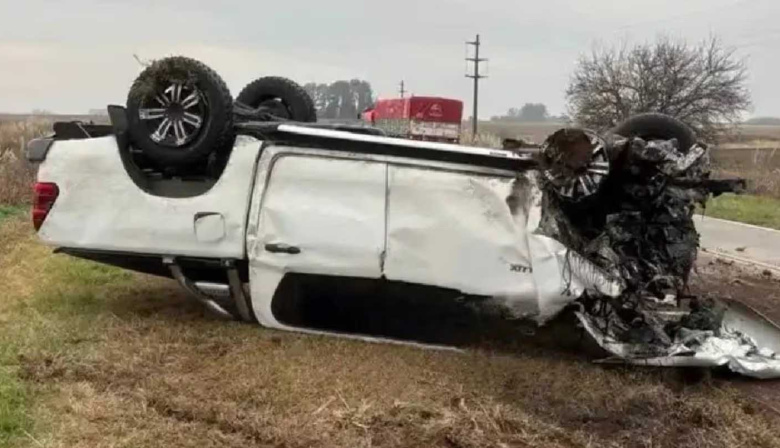 Cuatro personas murieron en un choque frontal entre una camioneta y un auto en Santa Fe