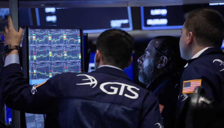 El riesgo país opera en su nivel más bajo desde 2018: qué pasa con las acciones y los bonos