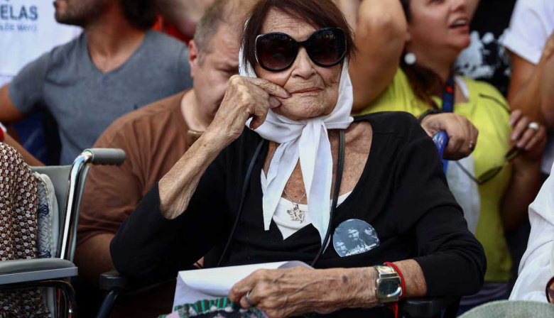 Murió Taty Almeida, madre de Plaza de Mayo y referente de la lucha por los derechos humanos