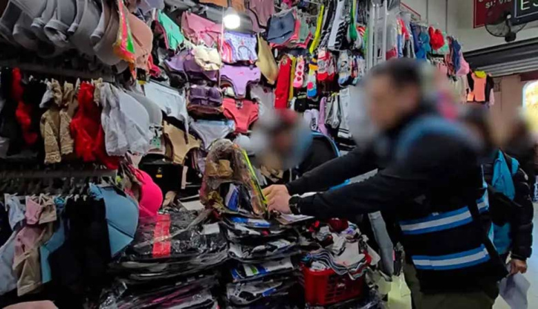 Desnudaron a «La Juanita»: ARCA y la Policía confiscaron 123 millones en ropa floja de papeles