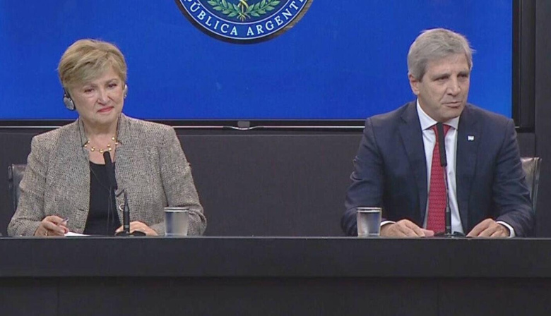 La jefa del FMI y Luis Caputo brindan una conferencia de prensa en el Ministerio de Economía