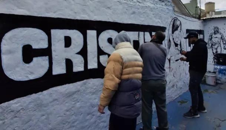 Interna en municipio de La Cámpora: funcionario presentó una denuncia penal por pintadas a favor de Cristina