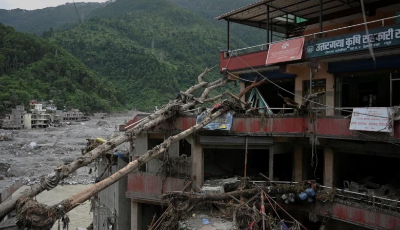 Crece el número de víctimas por las trágicas inundaciones en Nepal: hay más de 900 muertos y 4400 desaparecidos
