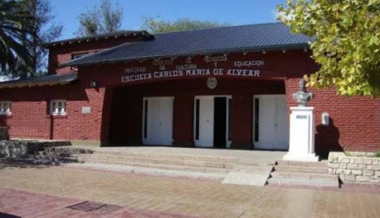 "Fue mi tío": identificaron a la niña embarazada que pidió ayuda con una pintada en la pared de la escuela