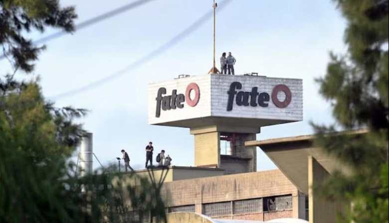 La Justicia ordenó el desalojo de FATE: los trabajadores continúan con la protesta