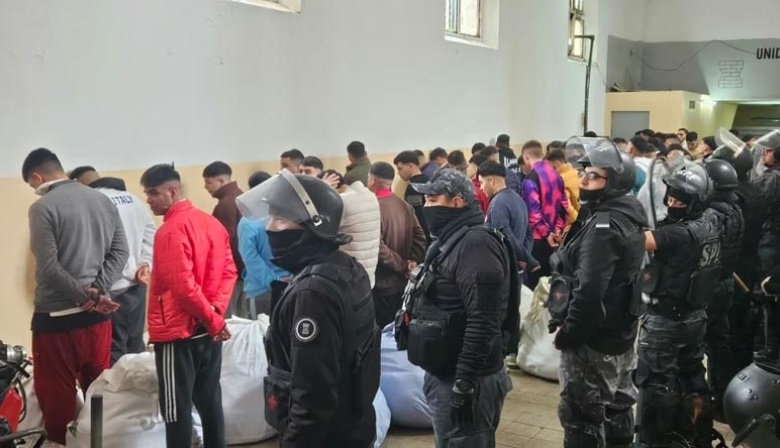 El Gobierno ya trasladó casi el 80% de los presos de la cárcel de Devoto al penal de Marcos Paz