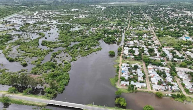 Super niño: la crecida histórica del río Paraná inunda el Litoral y mantiene en alerta a varias provincias