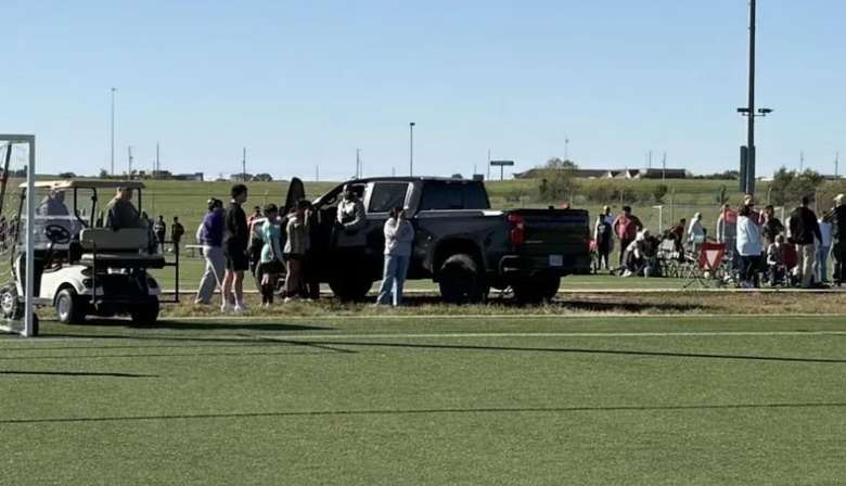 Una camioneta se metió en una cancha durante un partido de fútbol infantil: murieron un nene de 6 años y un hombre de 35
