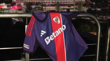 River presentó su nueva camiseta violeta: cuánto sale, dónde comprarla y qué día se estrena