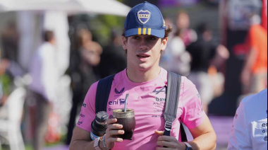 Franco Colapinto llegó a China para la segunda carrera de la F1 y volvió a sorprender con un detalle de Boca