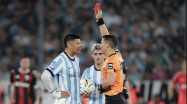 “No puede jugar más”, “fin de ciclo” y “no tiene nada en la cabeza”: la dura crítica del periodismo a Rojo