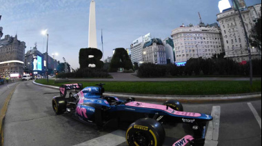 Crece la expectativa por la exhibición de Colapinto en Buenos Aires: presentaron su auto de F1 en el Obelisco