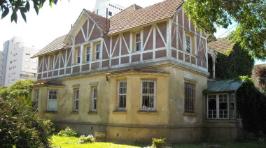 Fue construida sobre un cementerio y está abandonada: la casa de Mar del Plata que inquieta a todos