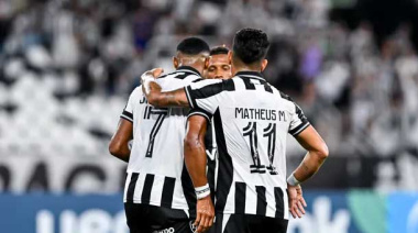 Racing le pasó de todo en Brasil, cayó ante Botafogo y quedó al borde de la eliminación